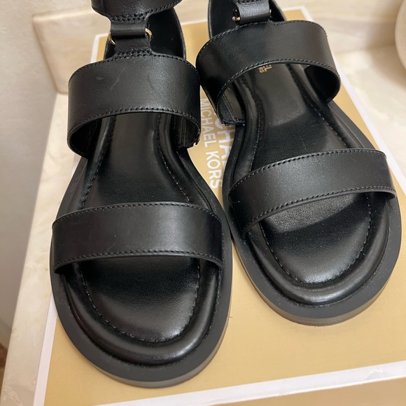 MICHAEL Michael Kors Amos Black Leather Flat Gladiator Sandals - Picture 11 of 12